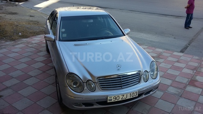 Mercedes E 220 2003, 210,000 km - 2.2 l - Bakı