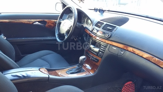 Mercedes E 220 2003, 210,000 km - 2.2 l - Bakı