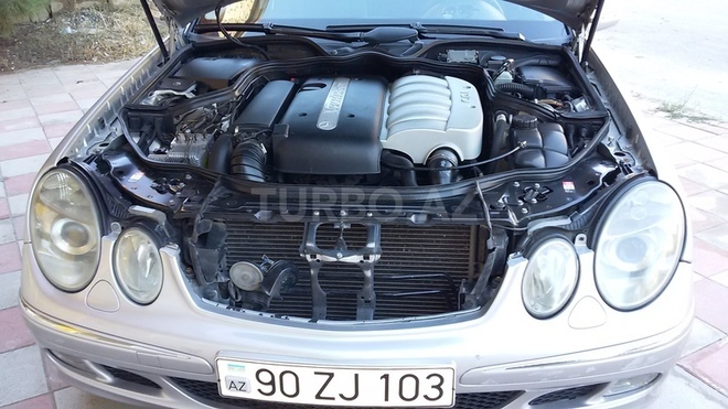 Mercedes E 220 2003, 210,000 km - 2.2 l - Bakı