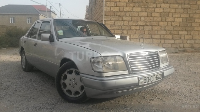 Mercedes E 200 1995, 300,000 km - 2.0 l - Bakı