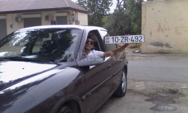 Opel Vectra 1997, 290,000 km - 2.0 л - Bakı