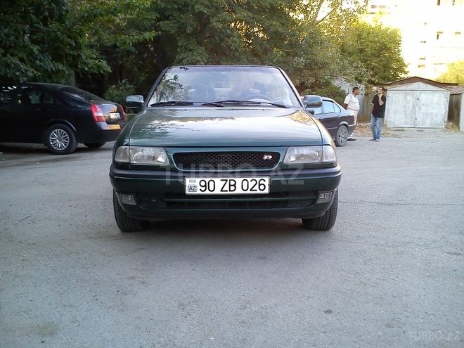 Opel Astra 1996, 100,000 km - 2.0 l - Bakı