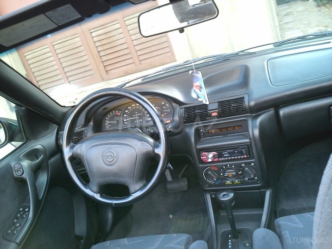 Opel Astra 1996, 100,000 km - 2.0 l - Bakı