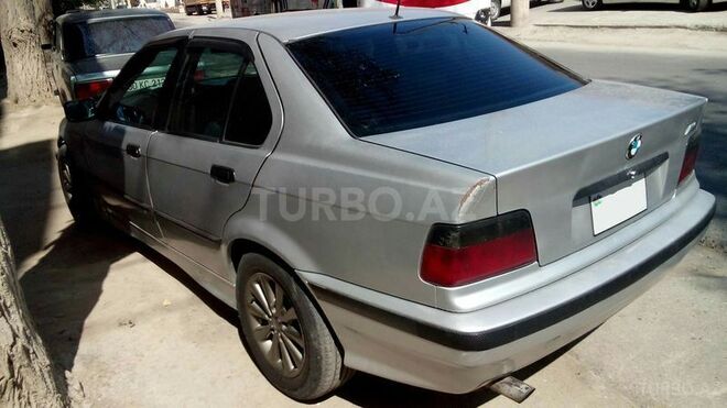 BMW 318 1992, 235,000 km - 1.8 l - Bakı