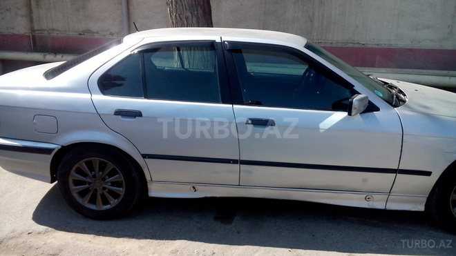 BMW 318 1992, 235,000 km - 1.8 l - Bakı