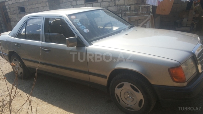 Mercedes E 230 1987, 242,987 km - 2.0 l - Bakı