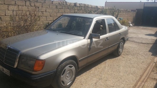 Mercedes E 230 1987, 242,987 km - 2.0 l - Bakı