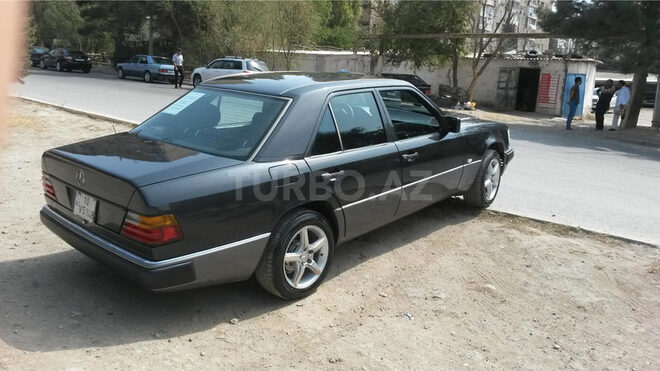 Mercedes E 230 1992, 315,000 km - 2.3 л - Bakı