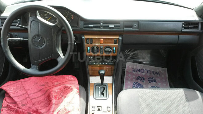 Mercedes E 230 1992, 315,000 km - 2.3 л - Bakı