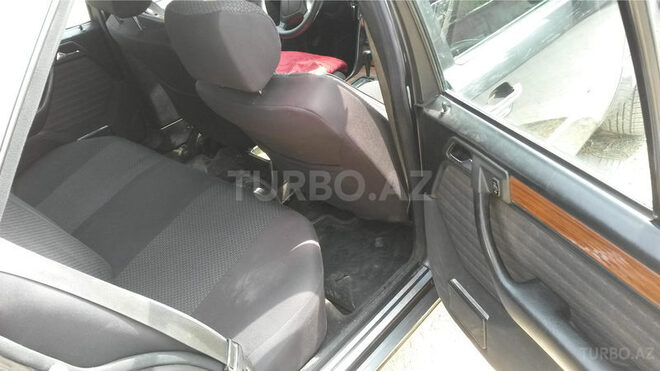 Mercedes E 230 1992, 315,000 km - 2.3 л - Bakı