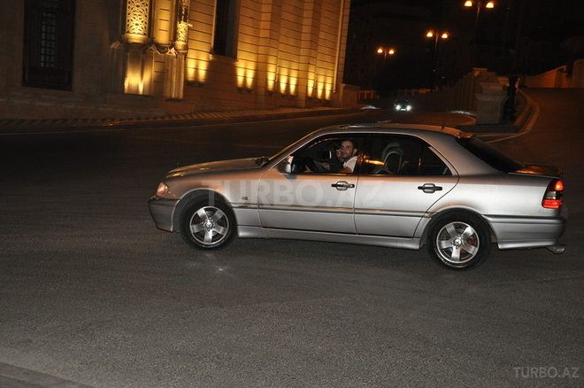 Mercedes C 180 2000, 185,000 km - 0.2 l - Bakı