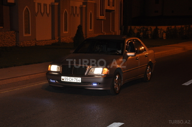 Mercedes C 180 2000, 185,000 km - 0.2 l - Bakı