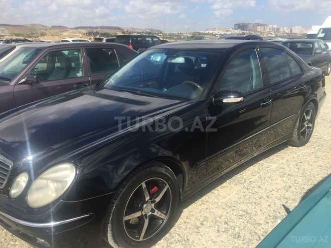 Mercedes E 220 2002, 265,000 km - 2.2 л - Bakı