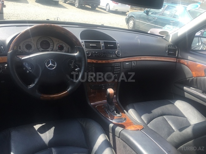 Mercedes E 220 2002, 265,000 km - 2.2 л - Bakı
