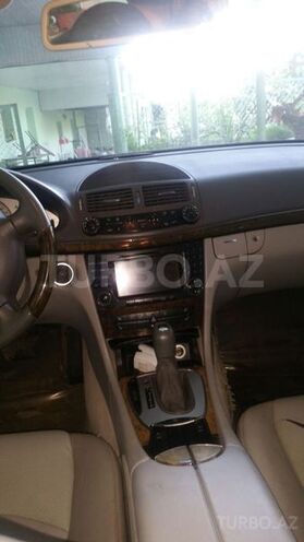 Mercedes E 320 2003, 205,000 km - 3.2 l - Bakı