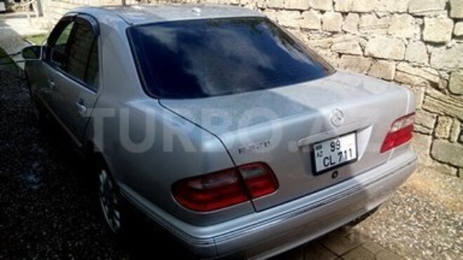 Mercedes E 320 2001, 273,755 km - 3.2 l - Bakı
