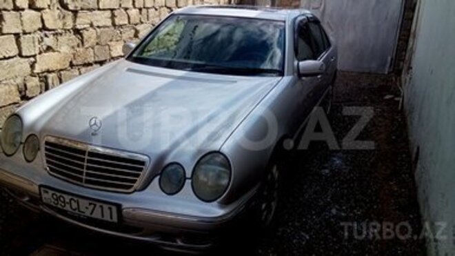 Mercedes E 320 2001, 273,755 km - 3.2 l - Bakı