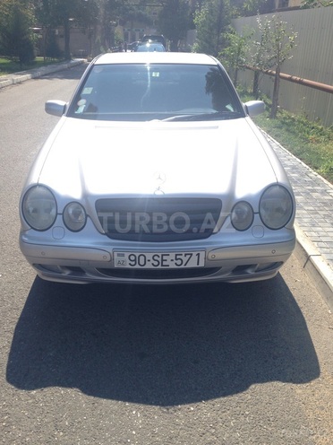 Mercedes E 270 2001, 187,000 km - 2.7 l - Bakı