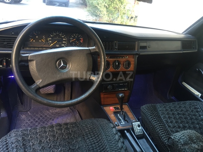Mercedes 190 1993, 246,000 km - 2.3 л - Bakı