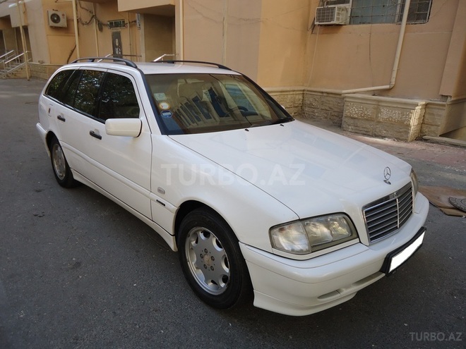 Mercedes C 220 1999, 165,446 km - 2.2 л - Bakı