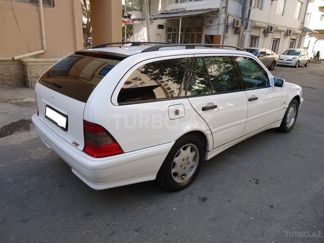 Mercedes C 220 1999, 165,446 km - 2.2 л - Bakı