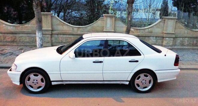 Mercedes C 180 1994, 320,000 km - 1.8 л - Bakı