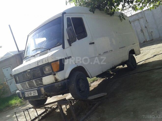 Mercedes 208 D 1993, 385,000 km - 2.5 l - Bakı