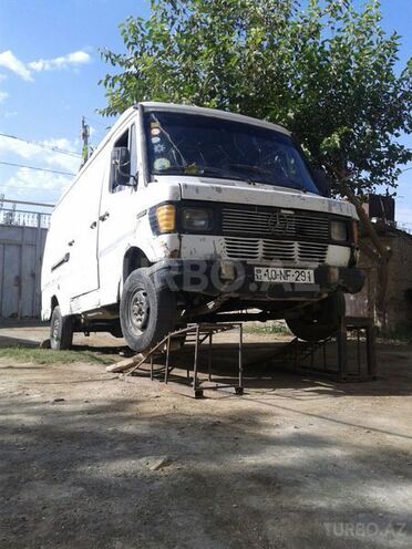 Mercedes 208 D 1993, 385,000 km - 2.5 l - Bakı