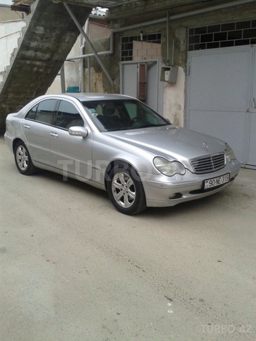 Mercedes C 220 2000, 235,000 km - 2.2 l - Bakı