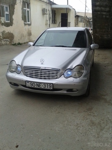Mercedes C 220 2000, 235,000 km - 2.2 l - Bakı