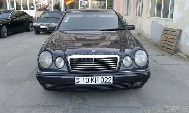 Mercedes E 280 1998, 200,000 km - 2.8 l - Bakı
