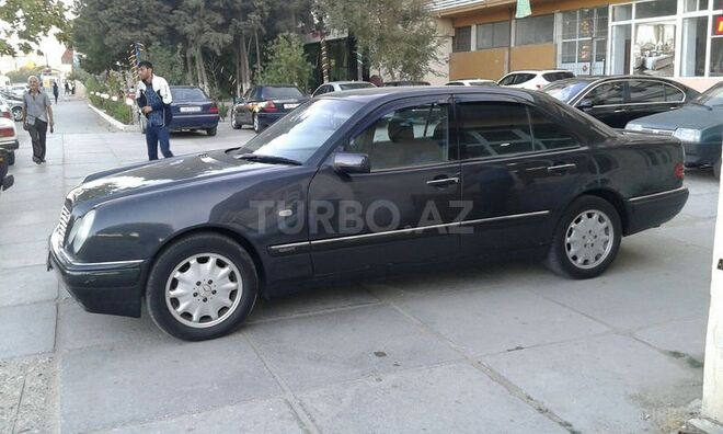 Mercedes E 280 1998, 200,000 km - 2.8 l - Bakı