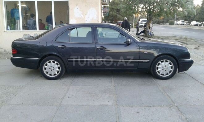 Mercedes E 280 1998, 200,000 km - 2.8 l - Bakı