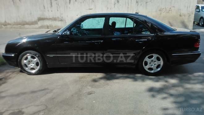Mercedes E 200 2001, 265,000 km - 2.0 l - Bakı