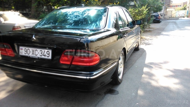Mercedes E 200 2001, 265,000 km - 2.0 l - Bakı