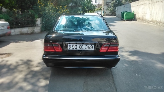 Mercedes E 200 2001, 265,000 km - 2.0 l - Bakı