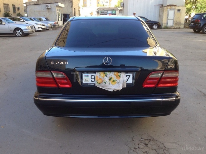 Mercedes E 240 2000, 232,000 km - 2.6 l - Bakı