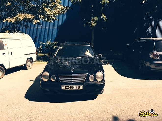 Mercedes E 220 2002, 270,000 km - 0.3 л - Bakı