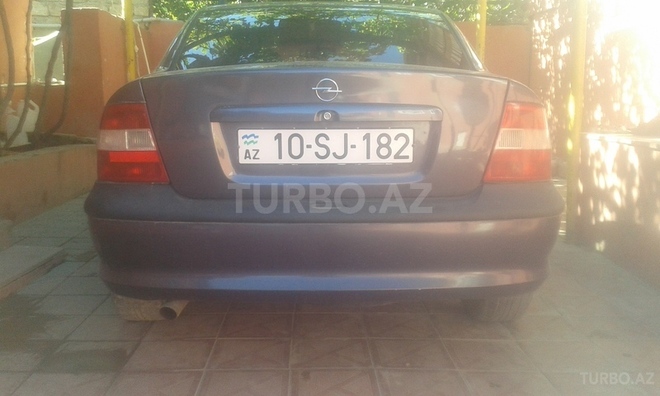 Opel Vectra 1996, 196,000 km - 2.0 l - Bakı