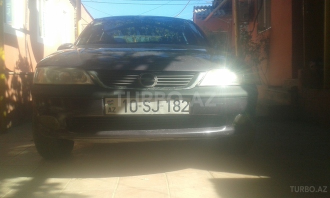 Opel Vectra 1996, 196,000 km - 2.0 l - Bakı