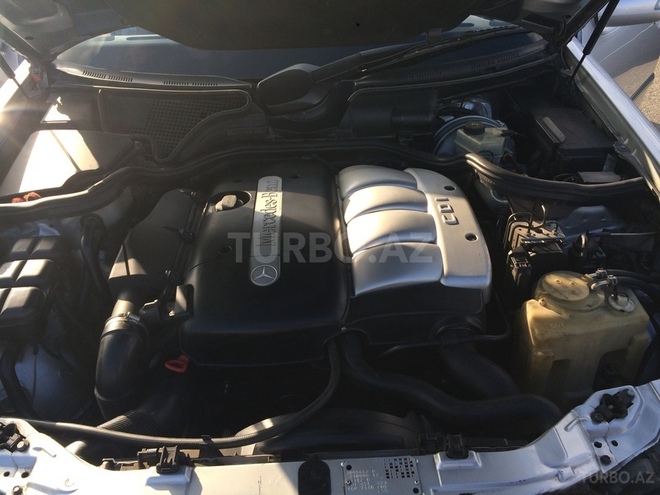 Mercedes E 220 2000, 247,500 km - 2.2 l - Bakı