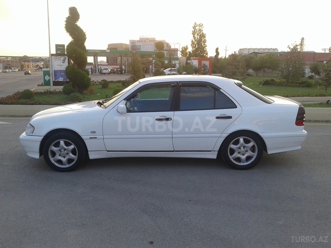 Mercedes C 220 1999, 350,000 km - 2.2 l - Bakı