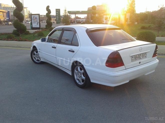 Mercedes C 220 1999, 350,000 km - 2.2 l - Bakı