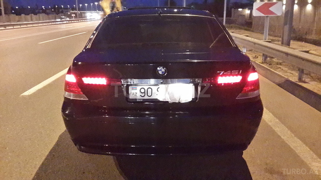 BMW 745 2002, 35,180 km - 4.4 л - Bakı