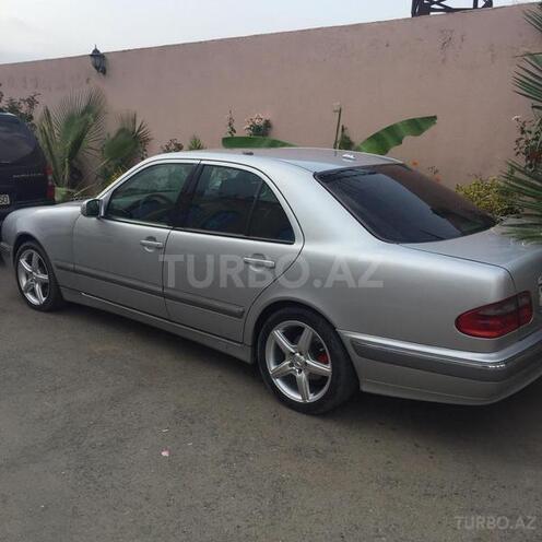 Mercedes E 220 2001, 188,000 km - 2.2 l - Bakı