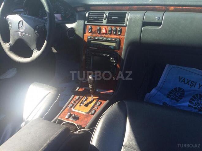 Mercedes E 220 2001, 188,000 km - 2.2 l - Bakı