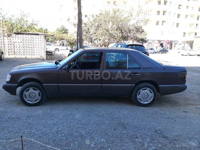 Mercedes E 200 1993, 60,000 km - 0.2 l - Bakı