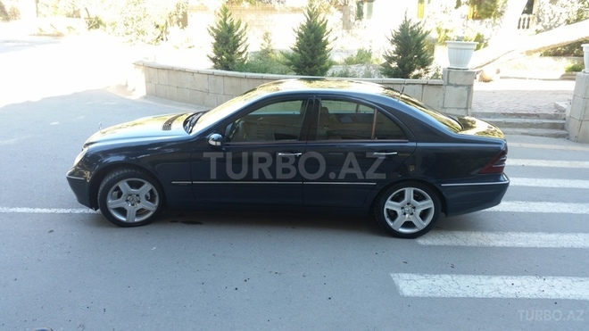 Mercedes C 220 2001, 290,000 km - 2.2 l - Bakı