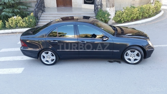 Mercedes C 220 2001, 290,000 km - 2.2 l - Bakı