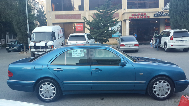 Mercedes E 200 1997, 286,000 km - 2.0 l - Bakı